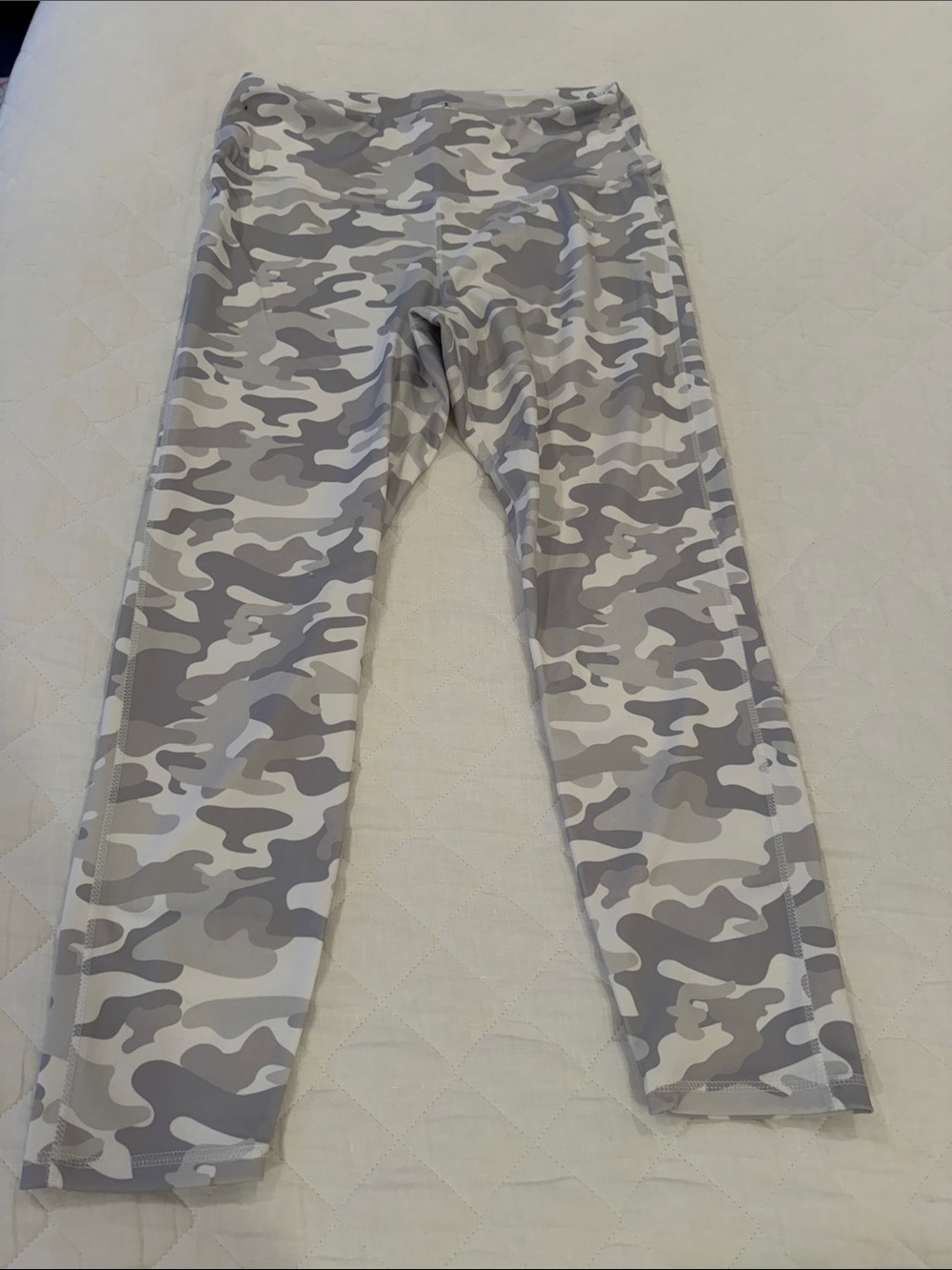 Danskin Gray & White Camouflage Leggings